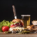 surtido-creativo-con-menu-de-hamburguesas
