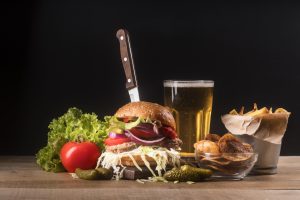 surtido-creativo-con-menu-de-hamburguesas